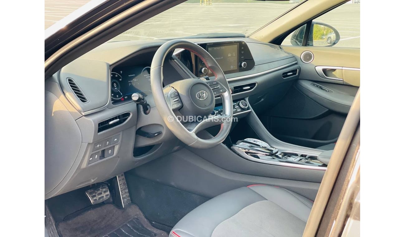 هيونداي سوناتا Base