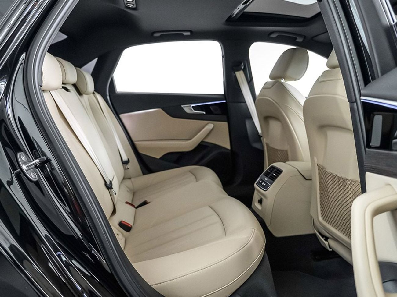 أودي A4 35 TFSI S Line 2.0L