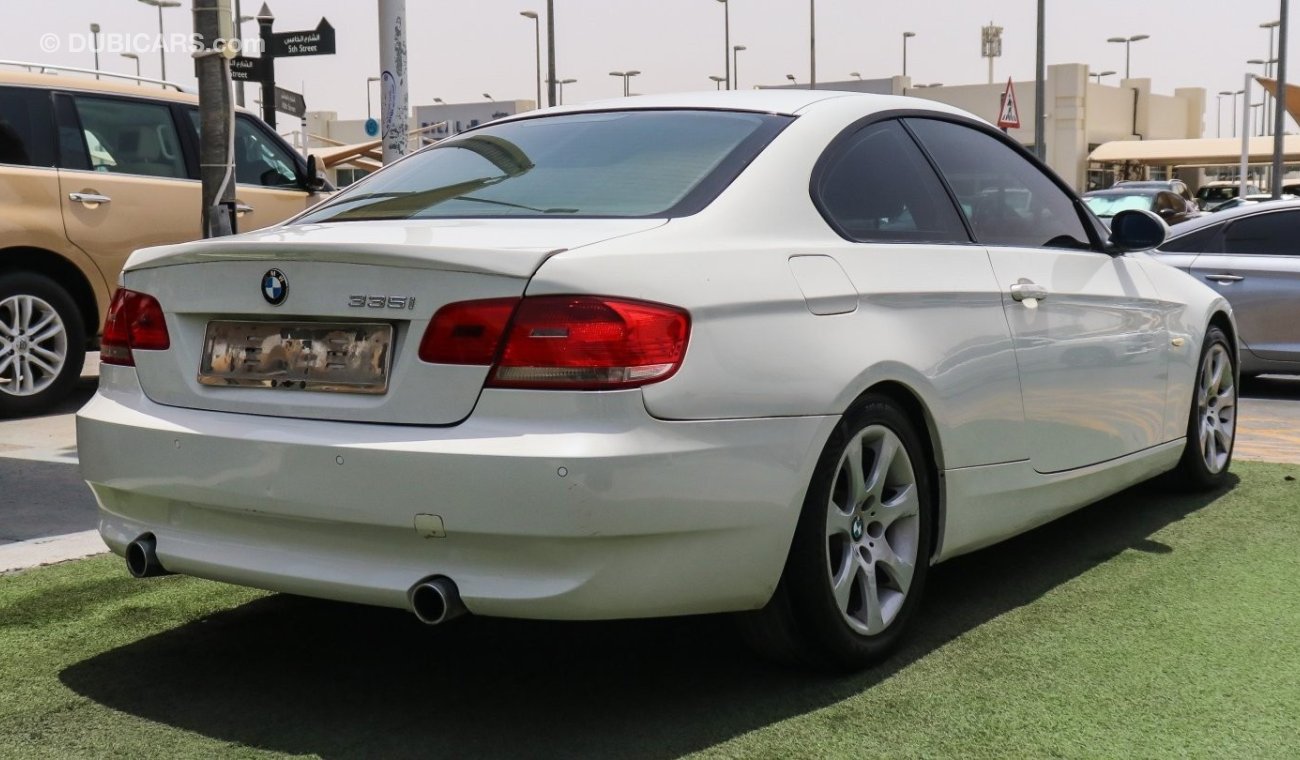 بي أم دبليو 320 i