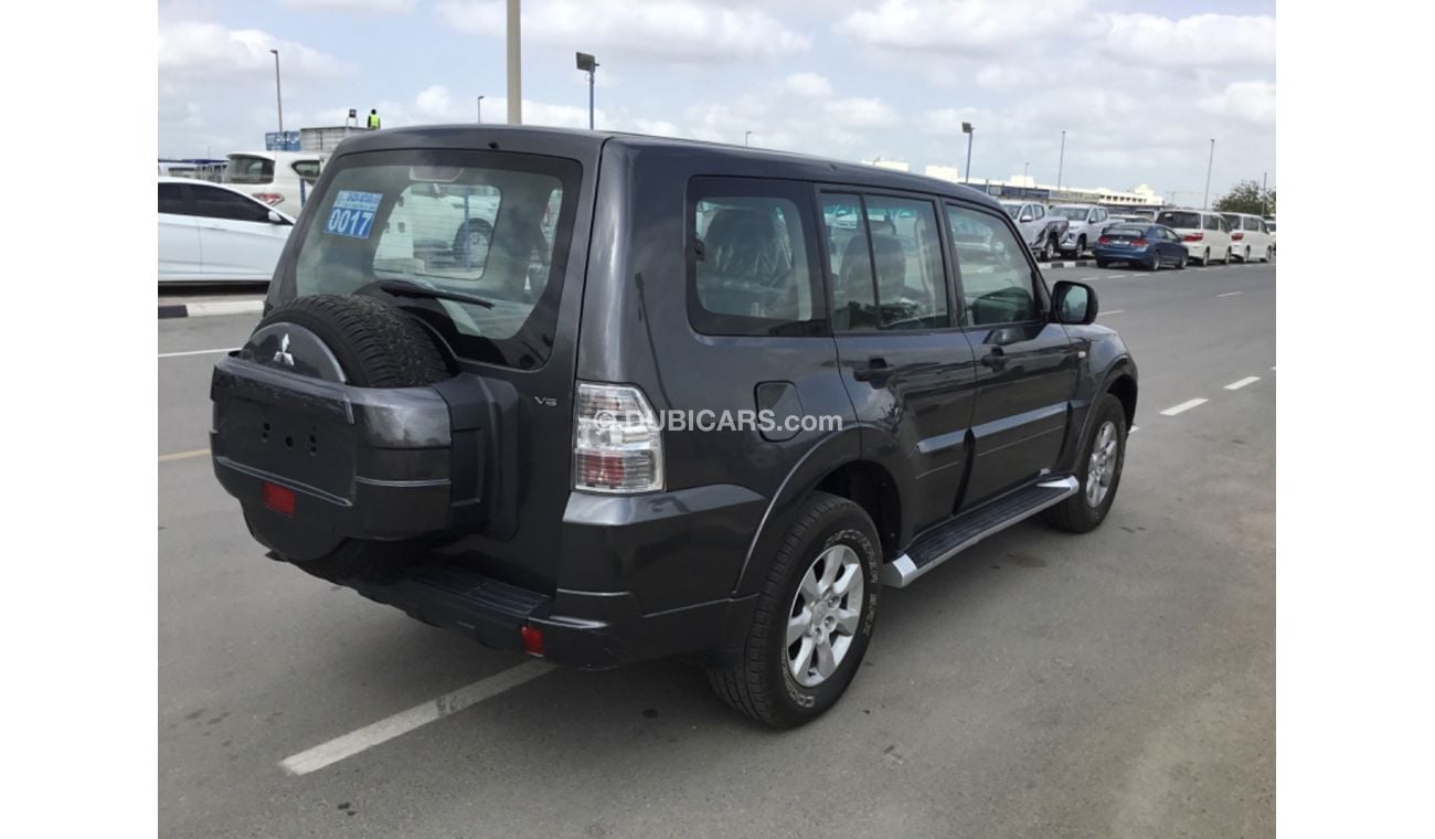 ميتسوبيشي باجيرو MITSUBISHI PAJERO 2017 GRAY COLOUR GCC SPECIFICATION