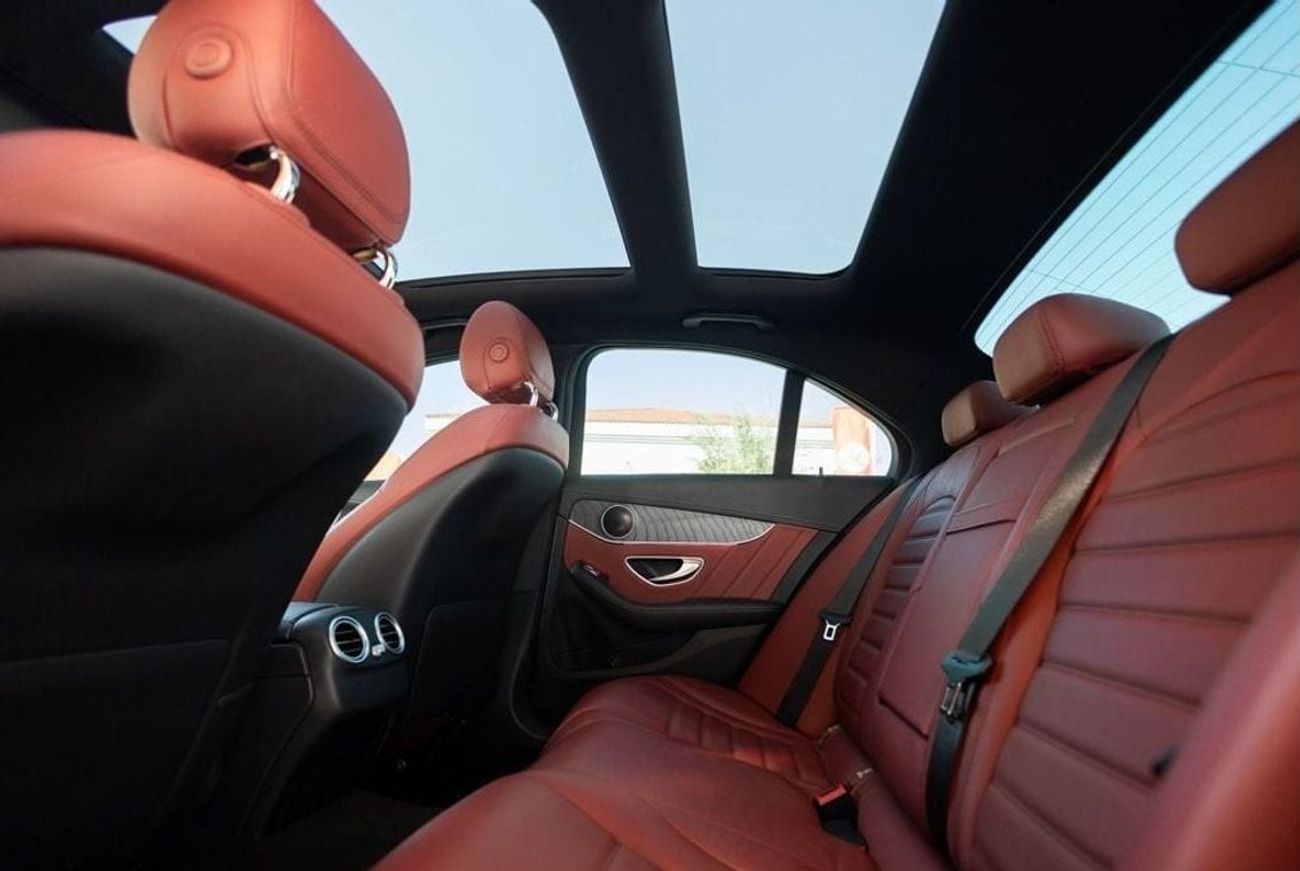 مرسيدس بنز C 200 Mercedes-Benz C200 AMG 2021 GCC under Agency Warranty with Flexible Down-Payment.