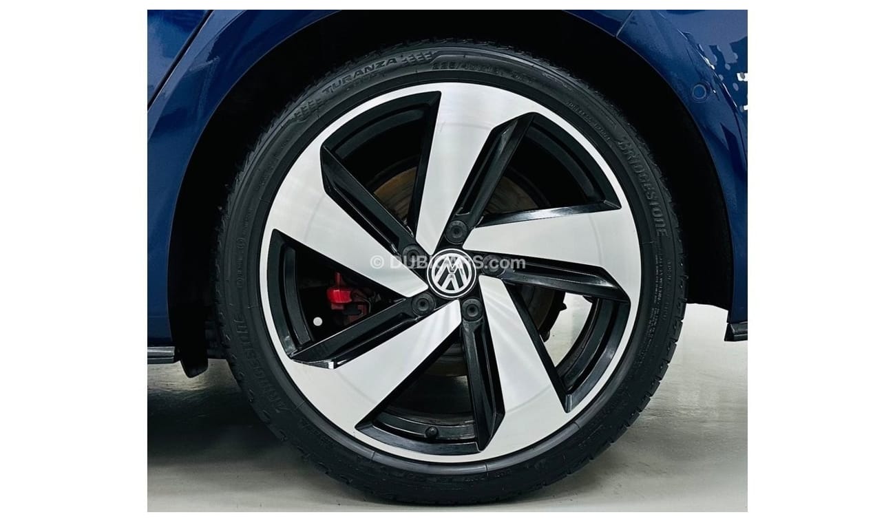 Volkswagen Golf GTI P1 GCC .. Original Paint .. Perfect Condition .. Club .. Panoramic Roof ..