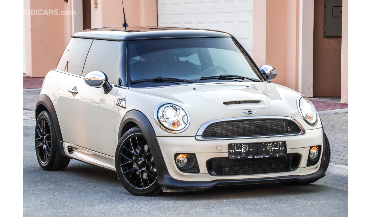 Mini Cooper S 2013 GCC under Warranty with Zero Down-Payment.