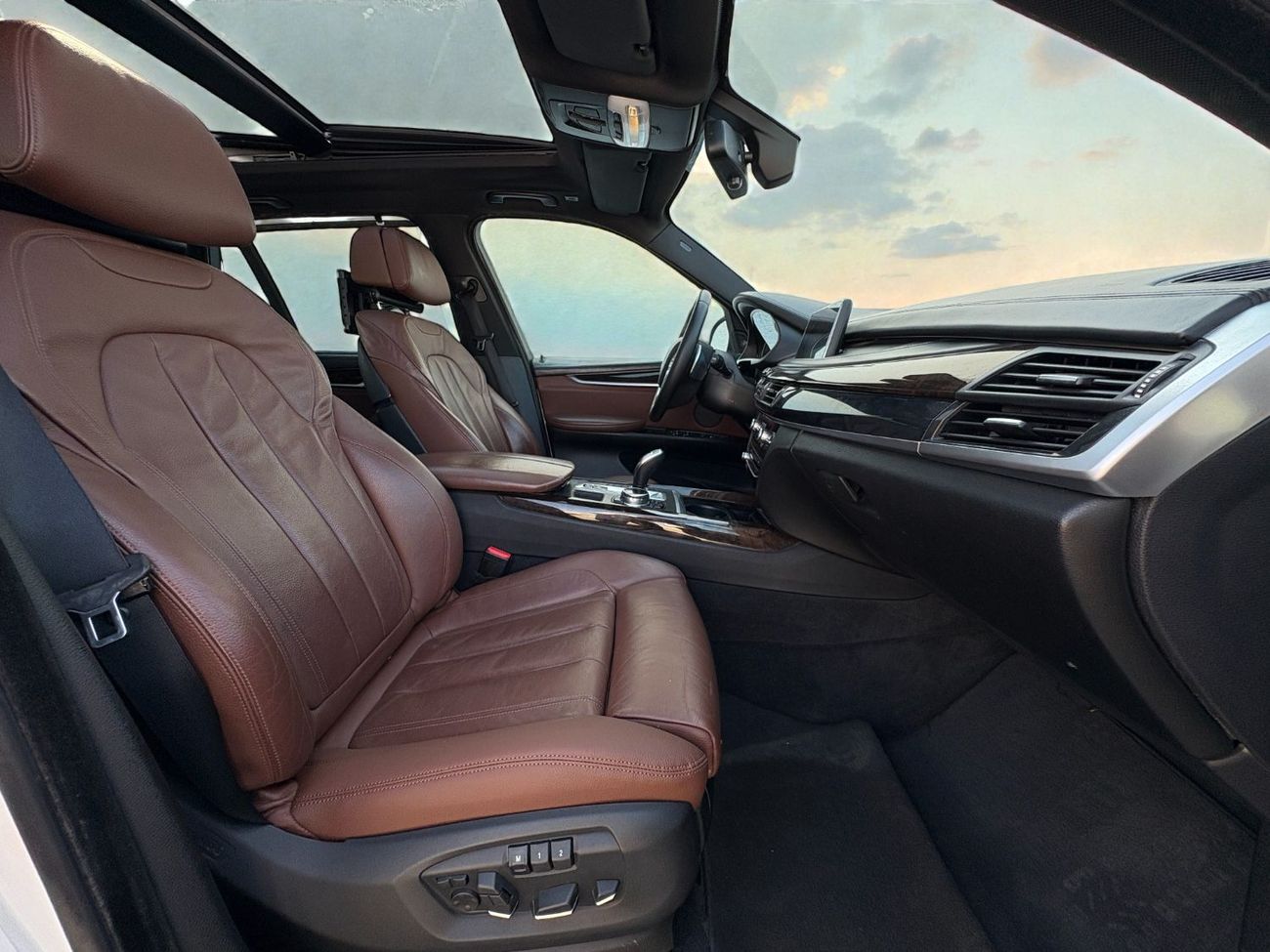 BMW X5 50i Exclusive 4.4L (5 Seater) | 2015 | GCC SPECS | Full Option