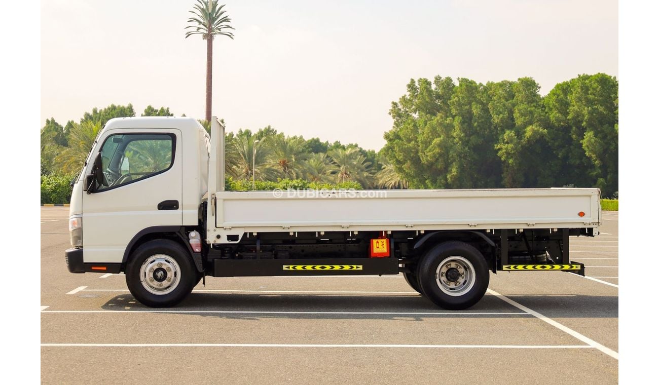 Mitsubishi Fuso Canter Fuso 2017 Original Cargo Body Utility Truck - GCC Specs - Like New Condition