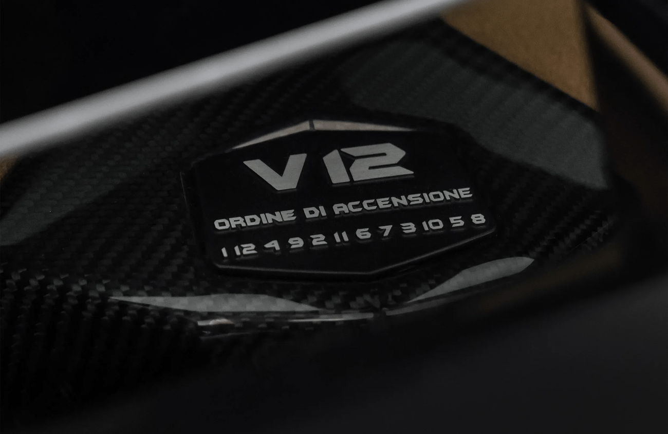 لامبورغيني سيان 6.5L V-12 Naturally Aspirated Engine + eMotor