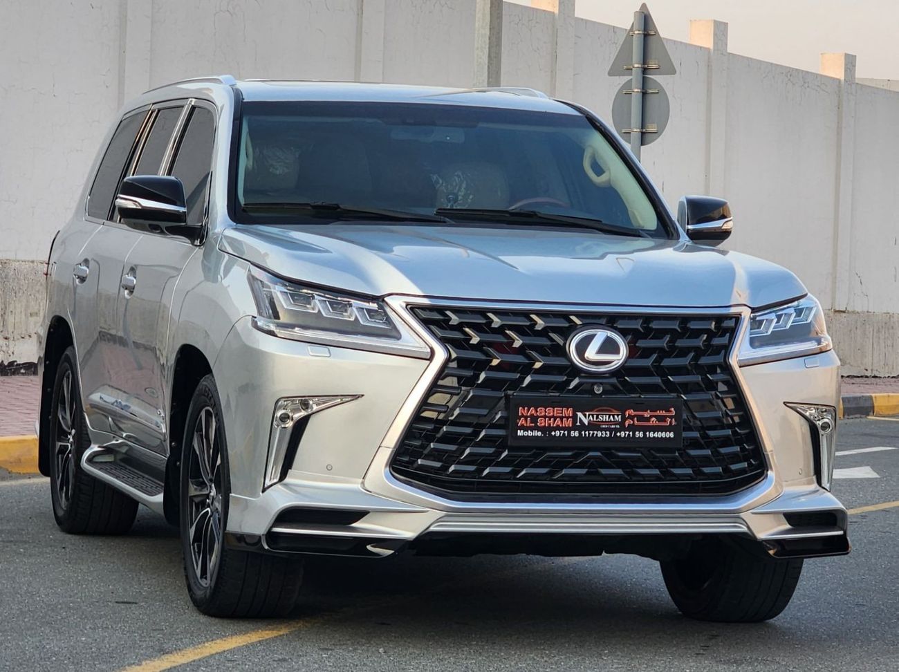 لكزس LX 570 facelifted