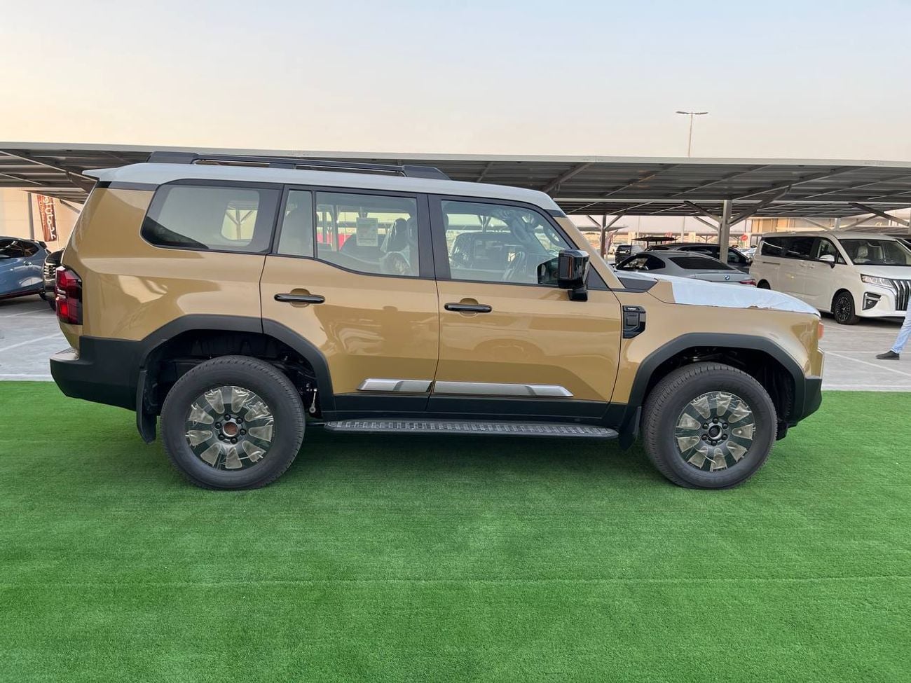 Toyota Land Cruiser VXR Built for the UAE. Designed for Adventure.