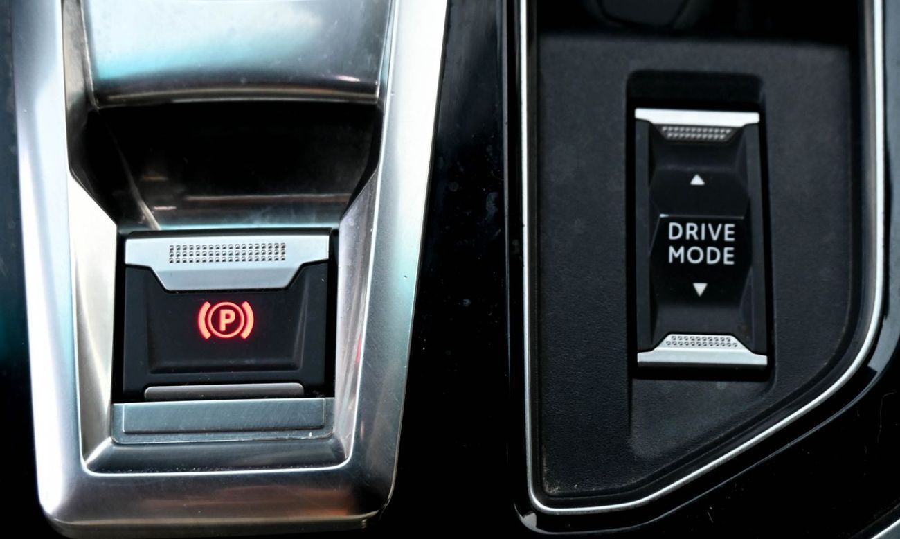 بيجو 3008 Peugeot 3008 1.6 L 2023 GCC & accident-free Excellent Condition 1029 AED Monthly