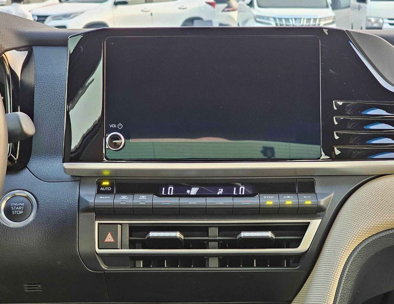 Toyota Camry LE / 2.5L V4 PETROL / PUSH START / DVD CAMERA / SUNROOF / CODE # LE