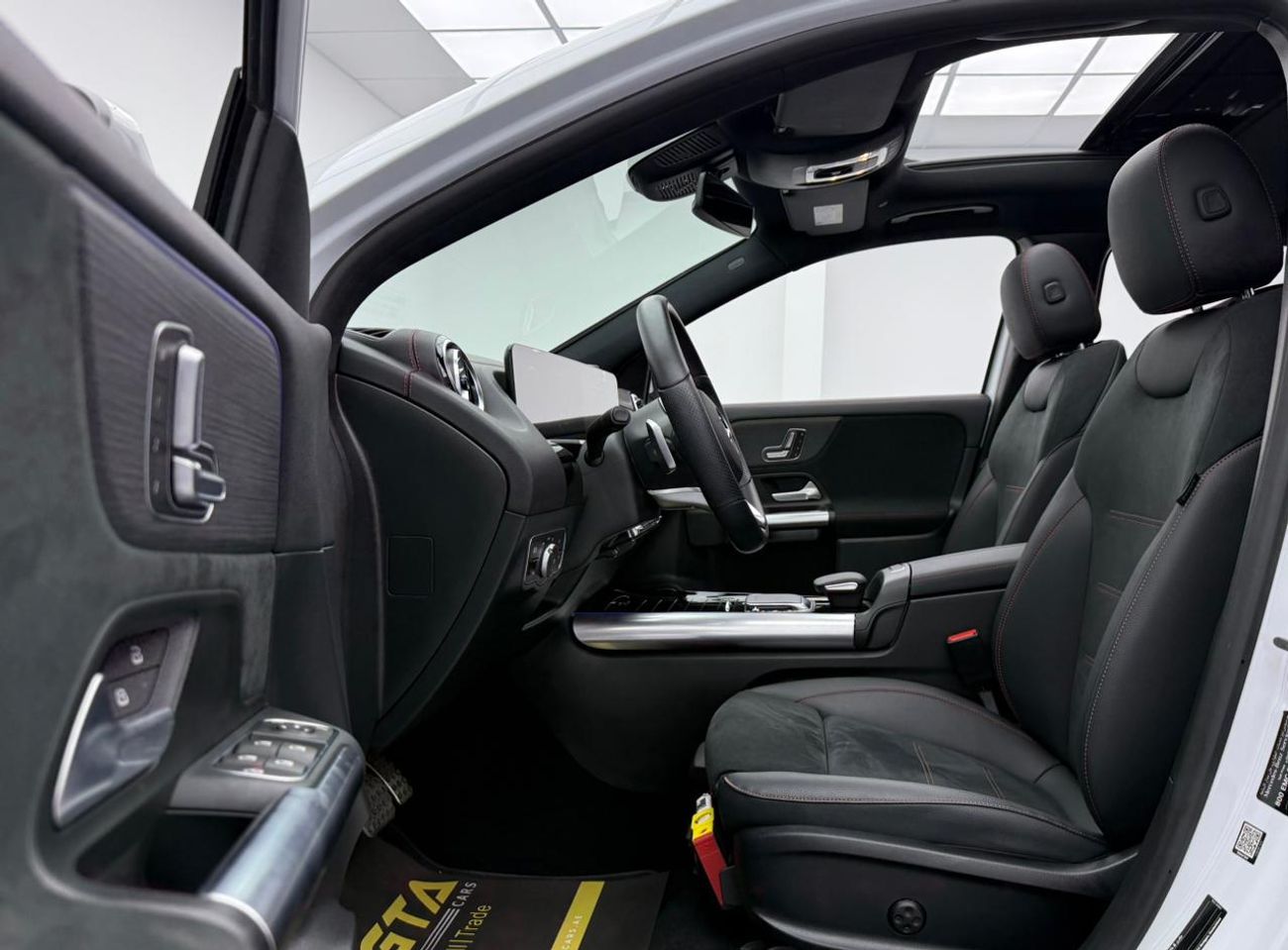 Mercedes-Benz EQA 350 SUV 4MATIC 2024 Mercedes Benz EQA 350 4Matic, 5 Years Warranty + Service Pack, Very Low Km, Fully Loaded