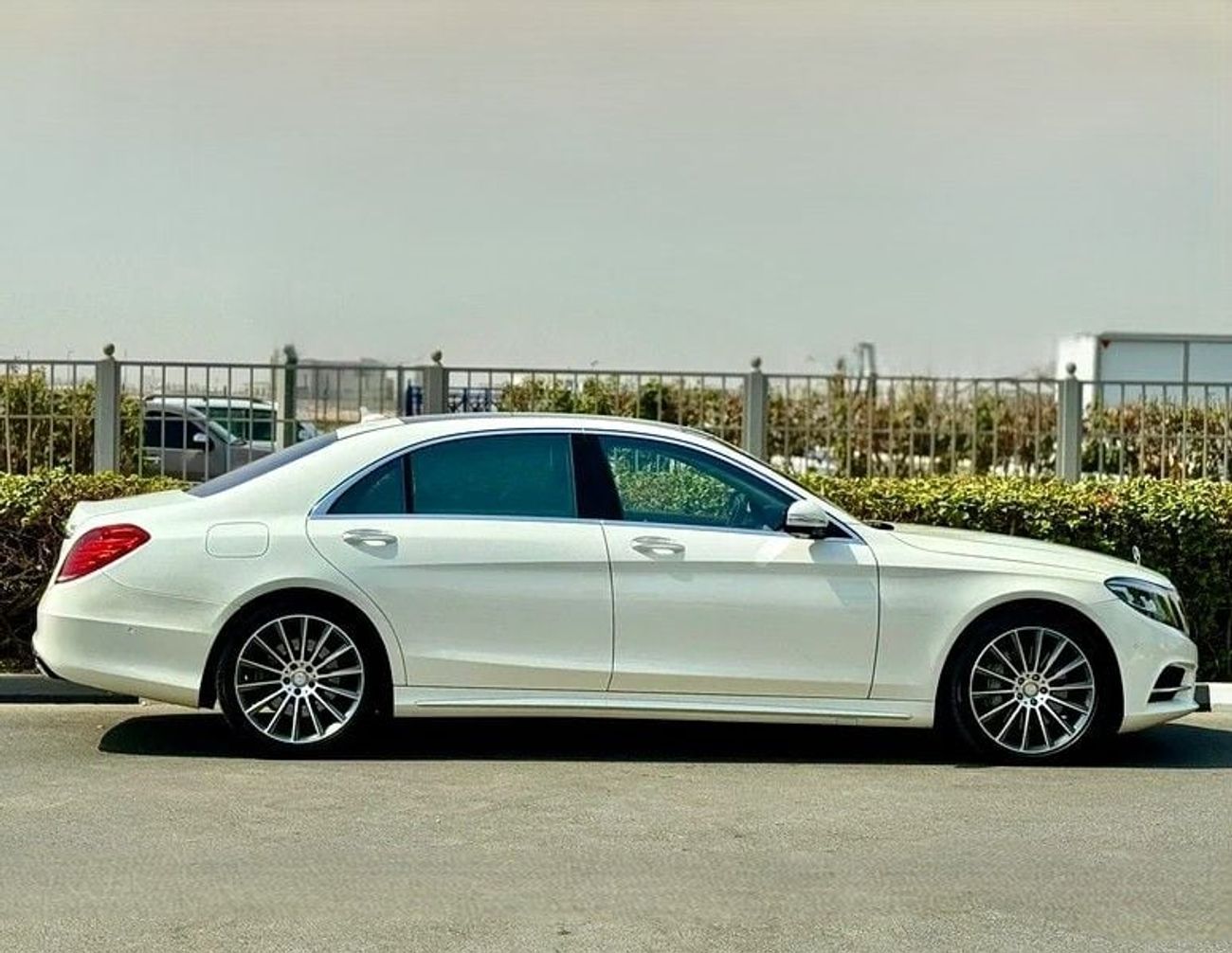 مرسيدس بنز S 500 Std 4.7L MERCEDES BENZ S500 | GCC SPECS | KMS:210,000 | YEAR: 2014
