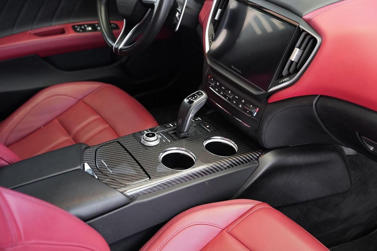 مازيراتي جيبلي Std 3.0L