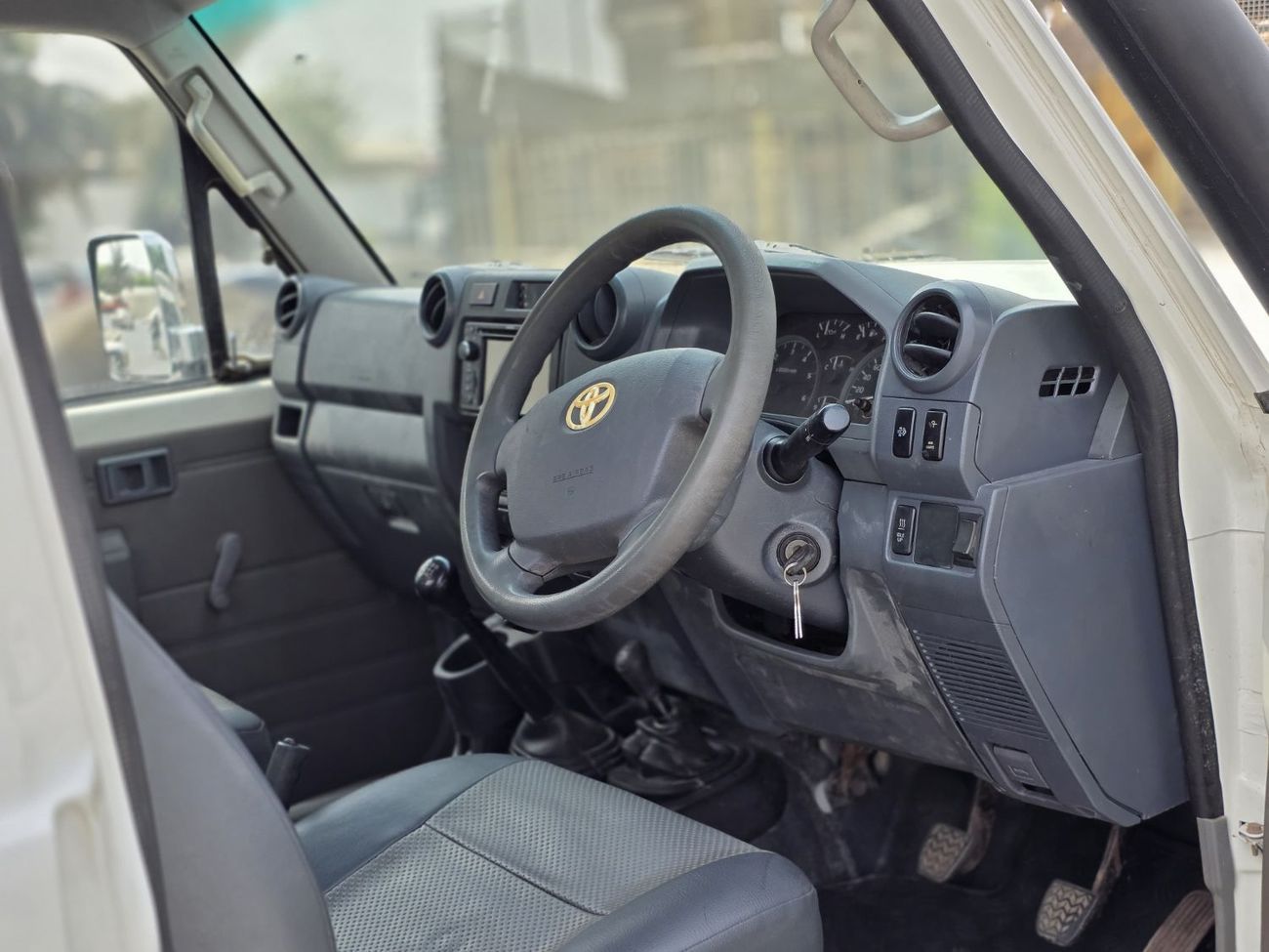 تويوتا لاند كروزر بيك آب TOYOTA LAND CRUISER PICK UP  DIESEL RHD