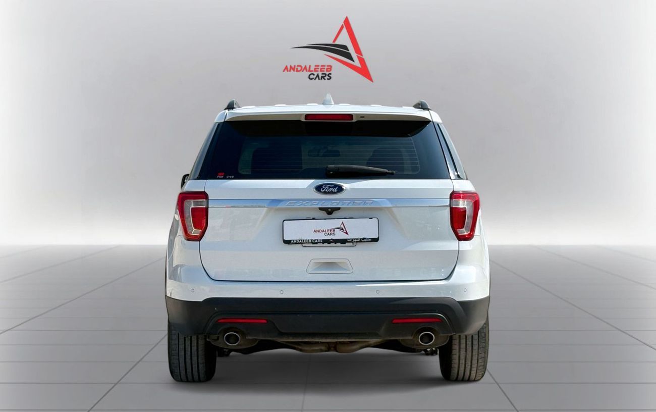 Ford Explorer FWD 3.5L V6 A/T | 2016 | GCC SPECS | WHITE EXTERIOR | AED 870 per month