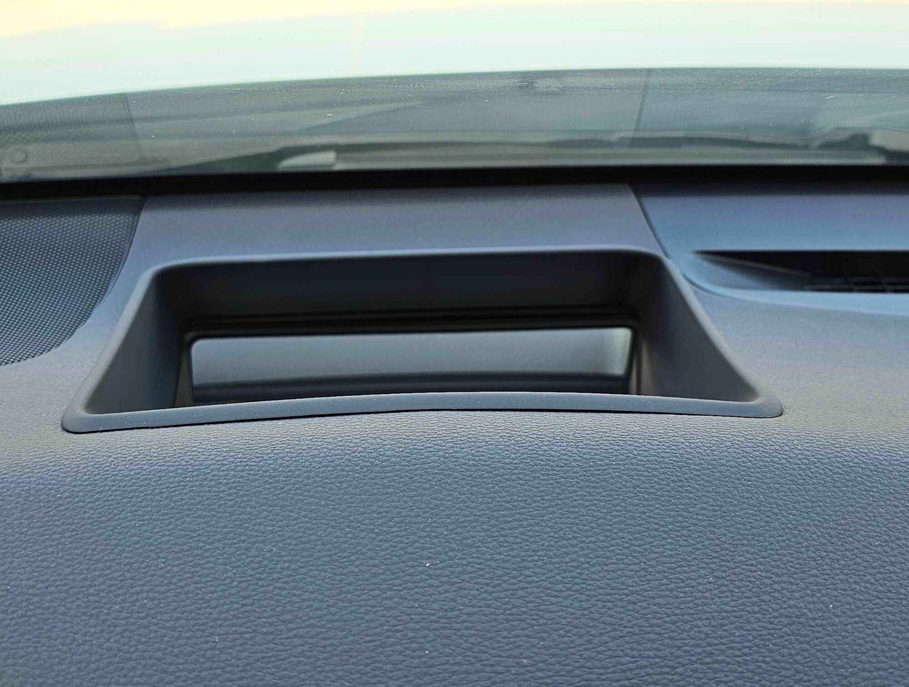 تويوتا كامري G, 2.0L V4 HYBRID, HEADUP DISPLAY WITH PANORAMIC, FULL OPTION (CODE # 68089)