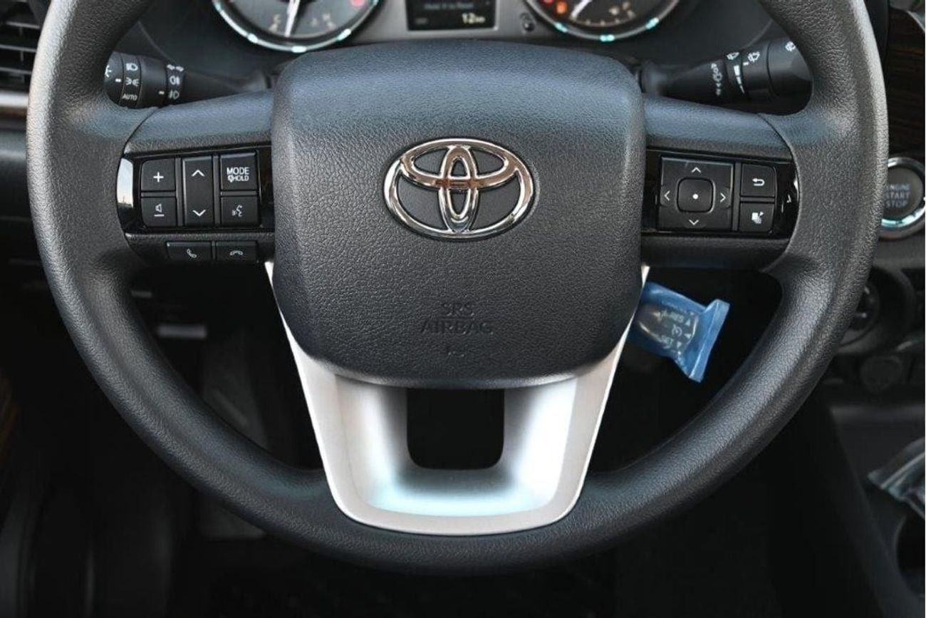 تويوتا هيلوكس 2025 TOYOTA HILUX DOUBLE CAB SR5 2.7L PETROL 4WD 5-SEAT AT