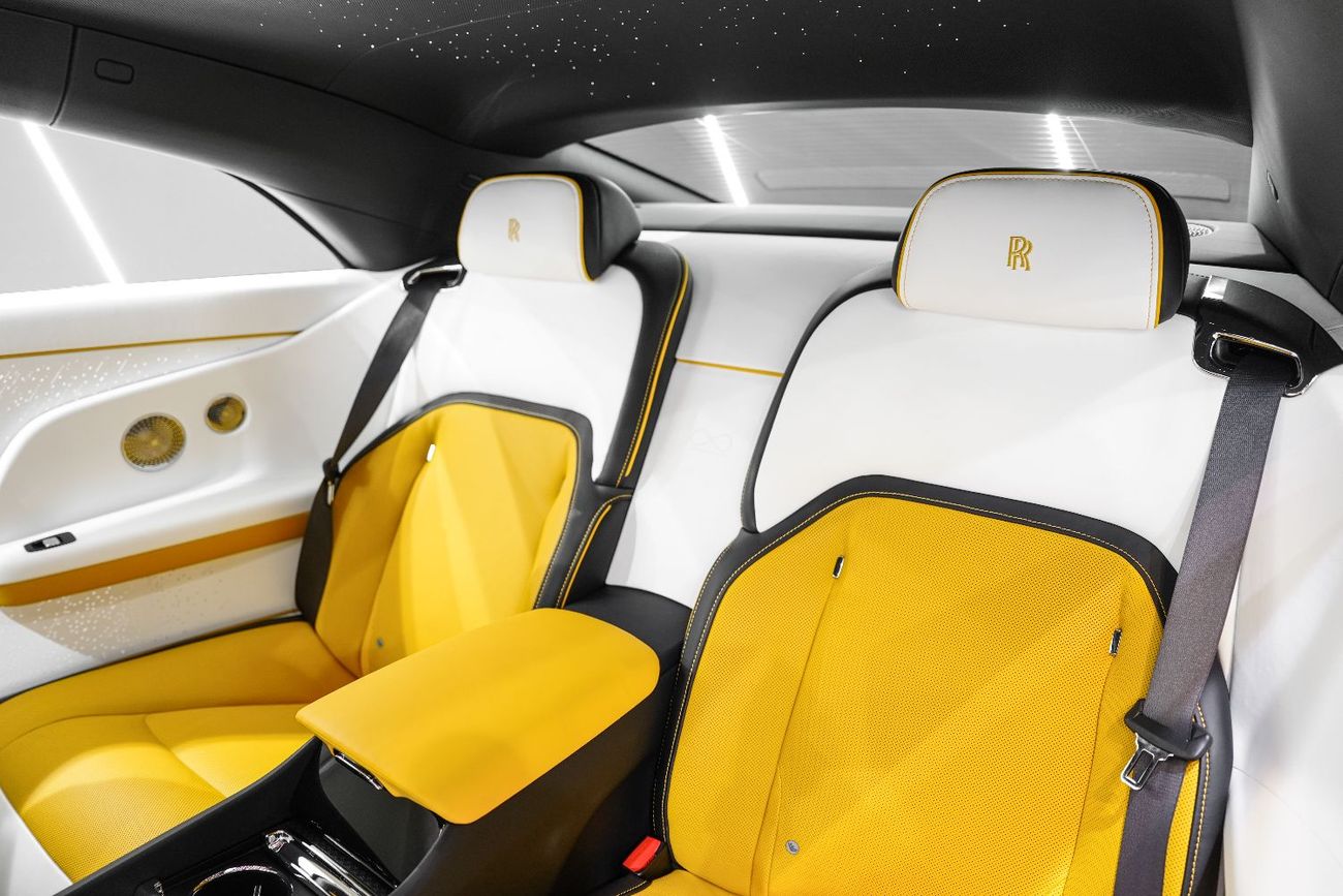 رولز رويس سبيكتر Coupe Black Badge, Bespoke Audio, Starlight, Dealer Warranty + Service!!