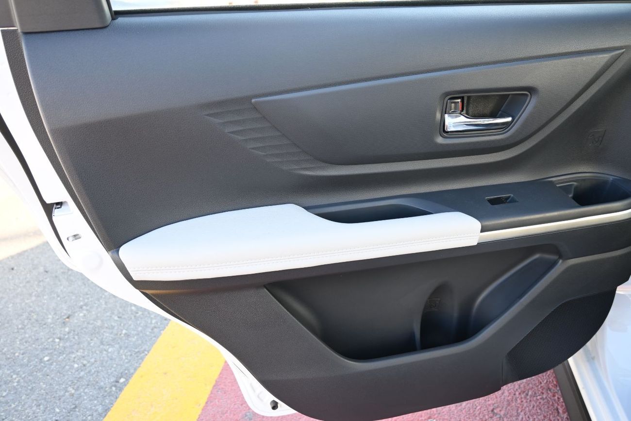 Toyota Veloz GX Toyota VELOZ 1.5L Petrol, FWD, SUV, 5 Doors, Model 2024, Color White