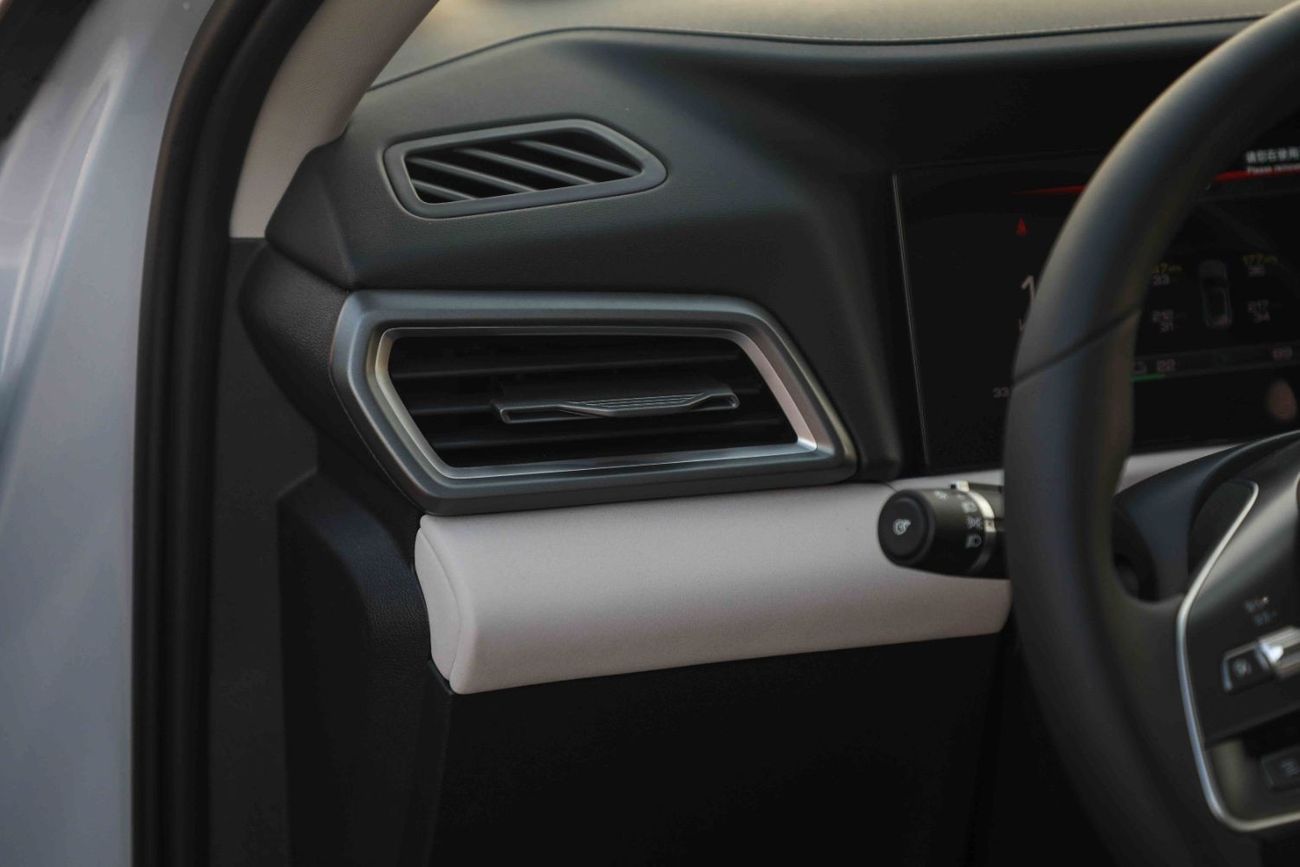 BYD Yuan Up 2024 BYD YUAN UP TRANSCEND - GREEN inside BEIGE | Export Only