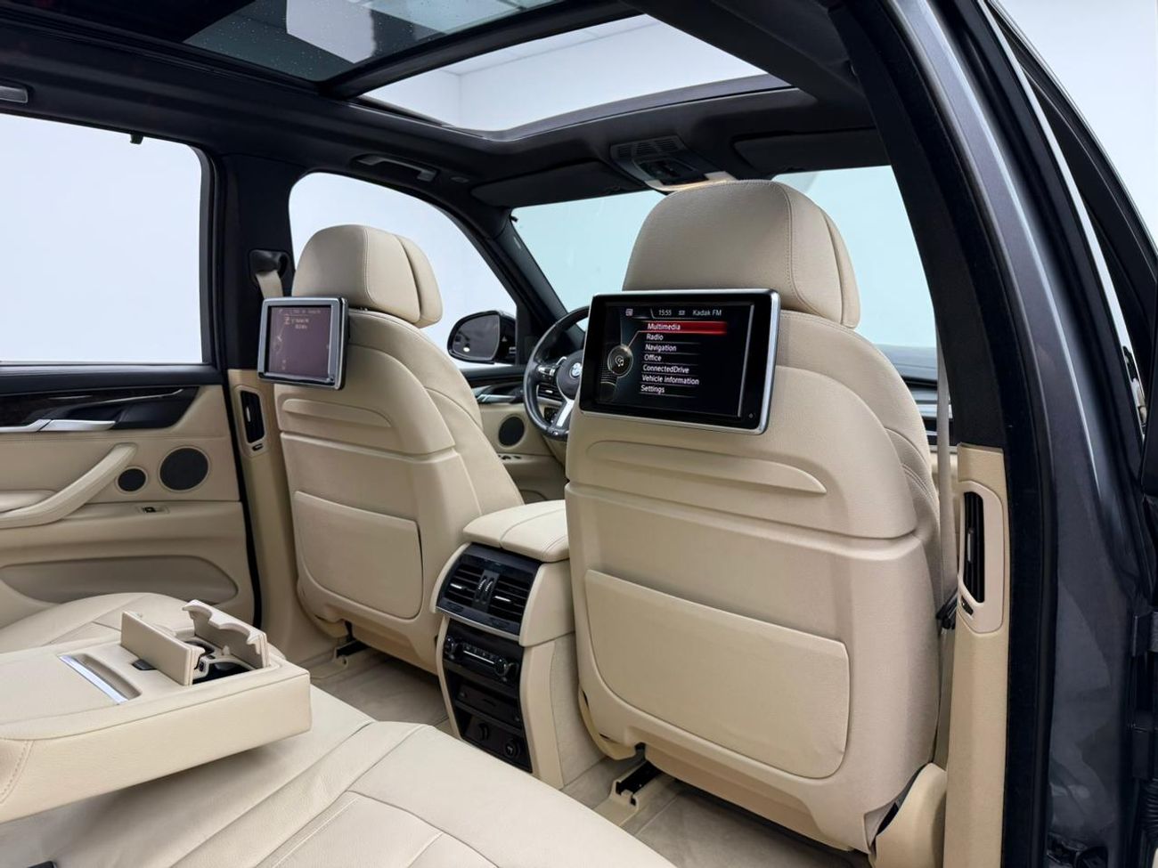 بي أم دبليو X5 50i M Sport 4.4L 2016 BMW X5 50i M-Sport, Full Service History, Fully Loaded, Excellent Condition, G