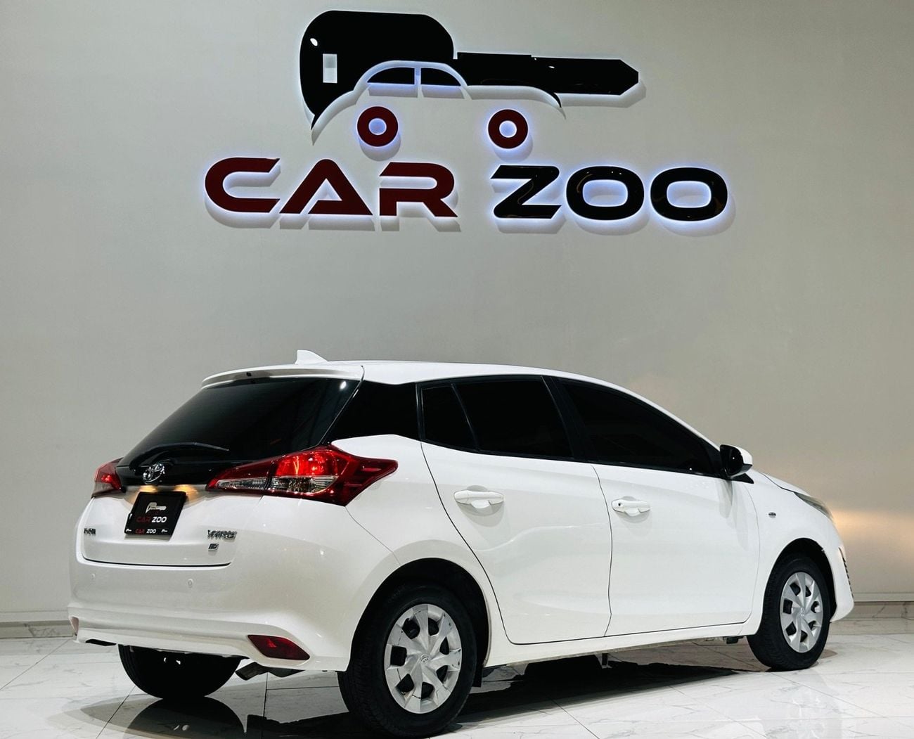 تويوتا يارس Std 1.3L hatchback