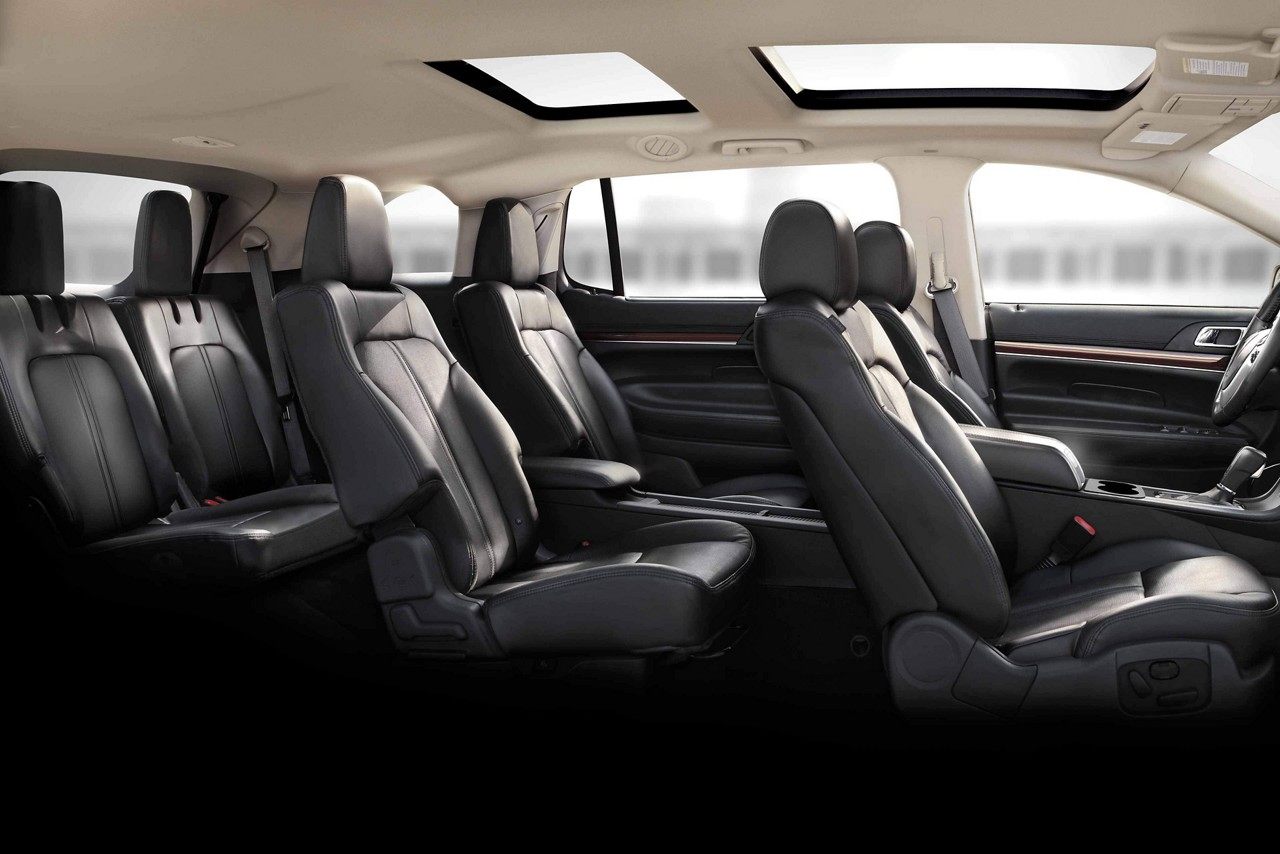 Lincoln MKT interior - Seats