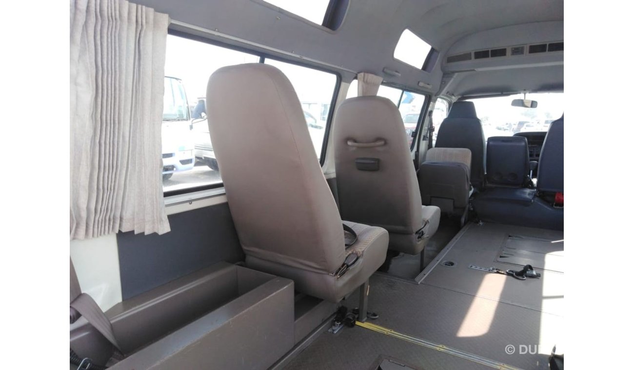 Toyota Hiace Hiace Van RIGHT HAND (Stock no PM 452 )