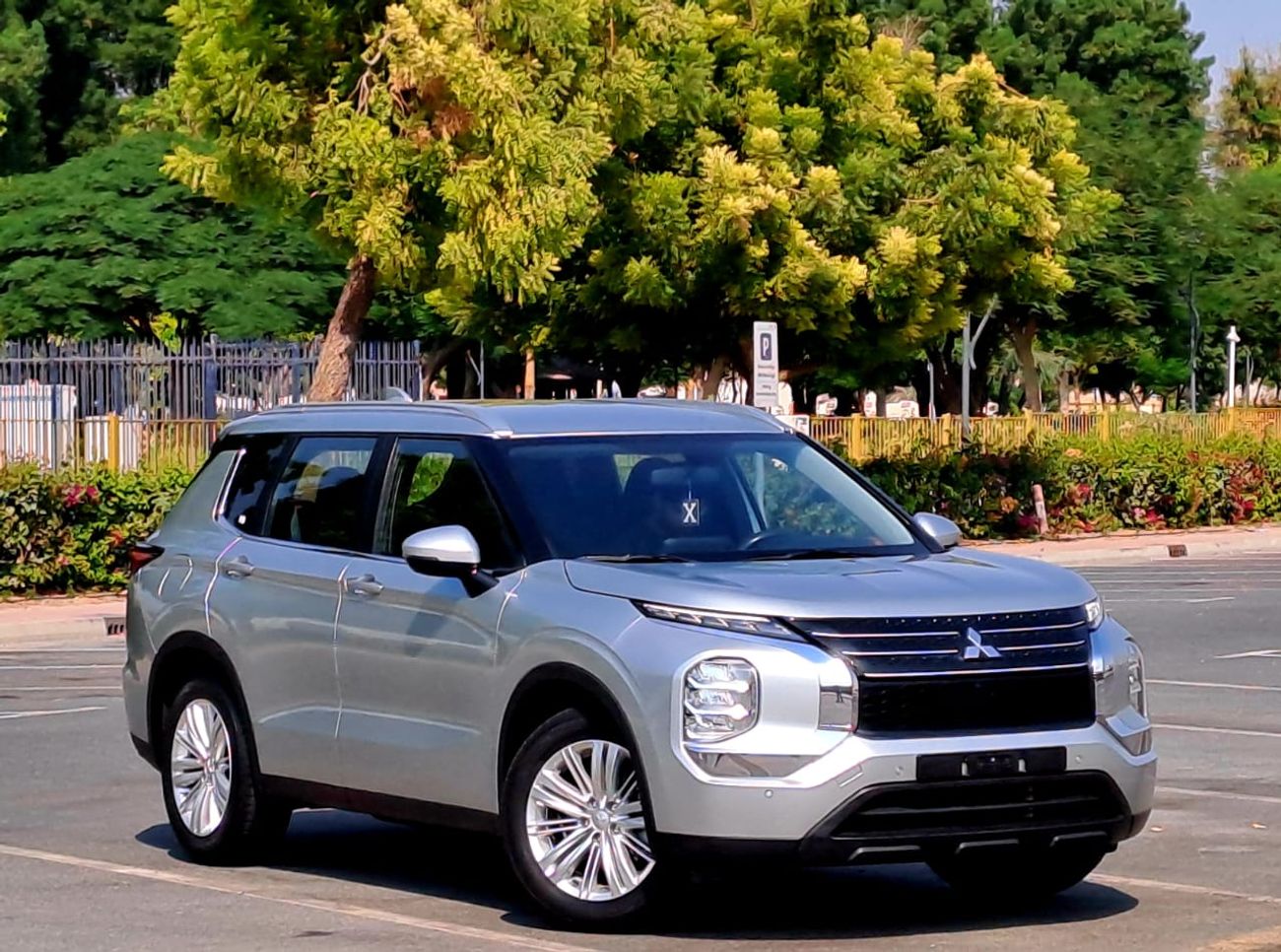 Mitsubishi Outlander GLX 2.4L 1130-Monthly l GCC l Cruise, Camera, GPS l Accident Free