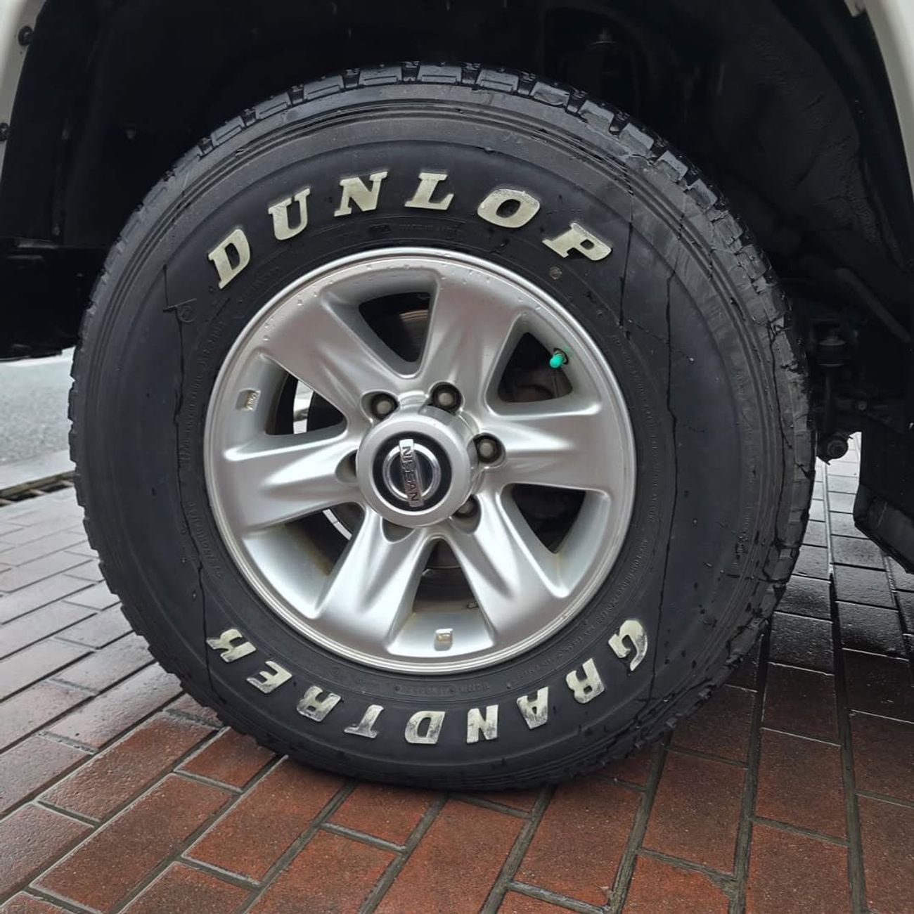 Nissan Patrol GL 4.8L A/T (7 Seater)
