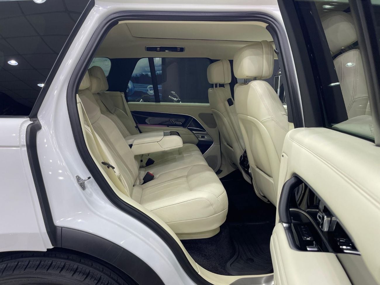 Land Rover Range Rover First Edition P400 3.0L