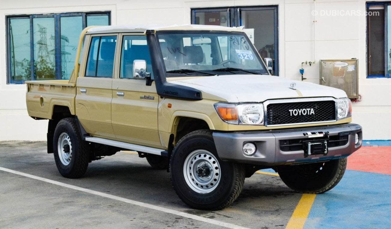 Toyota Land Cruiser Pick Up 4.0L-V6-Petrol Double Cabin-differential lock-winch-wooden interior-power window-center lock-snorkel