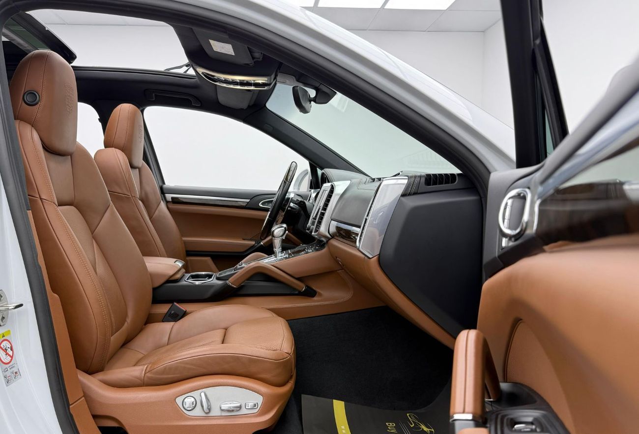 بورش كايان S Platinum Edition 3.6L 2017 Porsche Cayenne S Platinum Edition, Full Service History, GCC