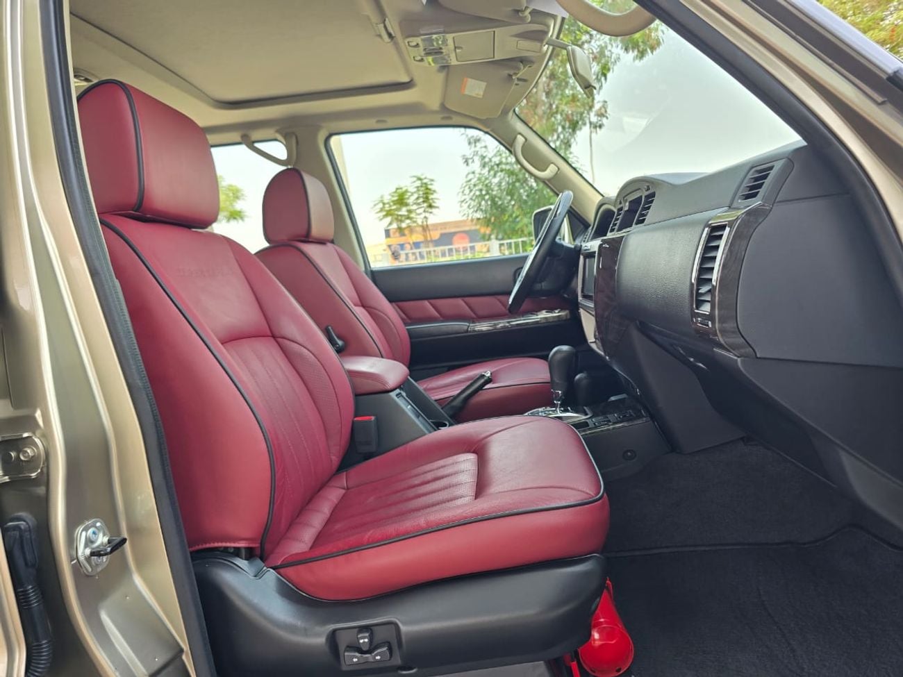 Nissan Patrol SUPER SAFARI 2023 GCC WITH AGENCY WARRANTY & SERVICE CONTRACT IN MINT CONDITION