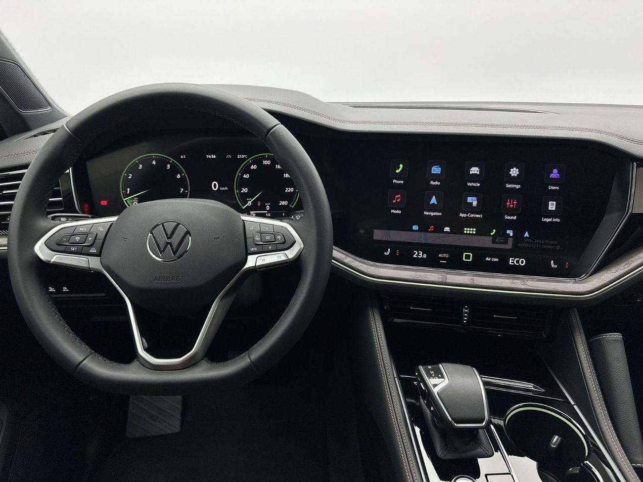 Volkswagen Touareg 3.0T TL (340 HP) Touareg Elegance + Tirano (Ref#02378) - 42,100 AED SAVINGS from New Car