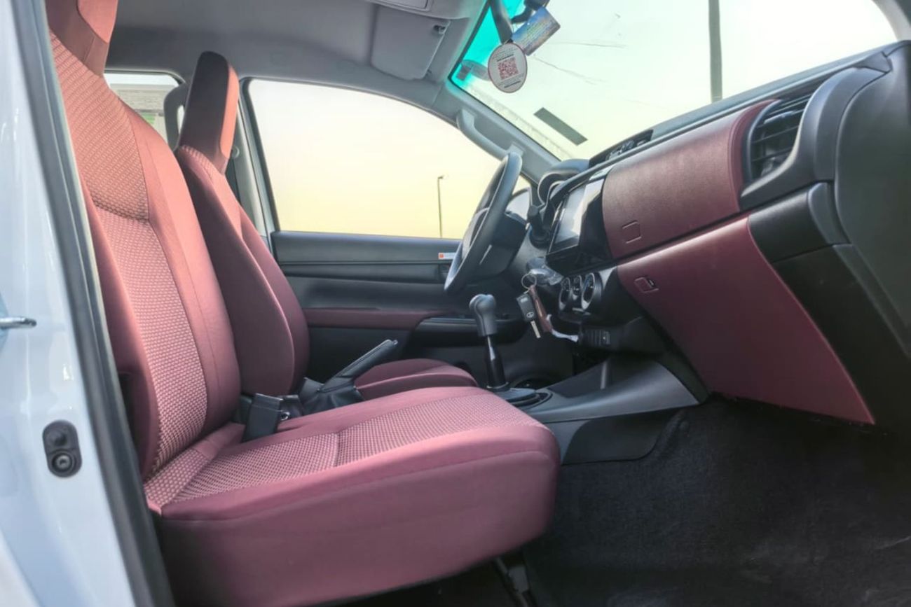 تويوتا هيلوكس TOYOTA HILUX SC 2.7L PETROL 4WD 2026