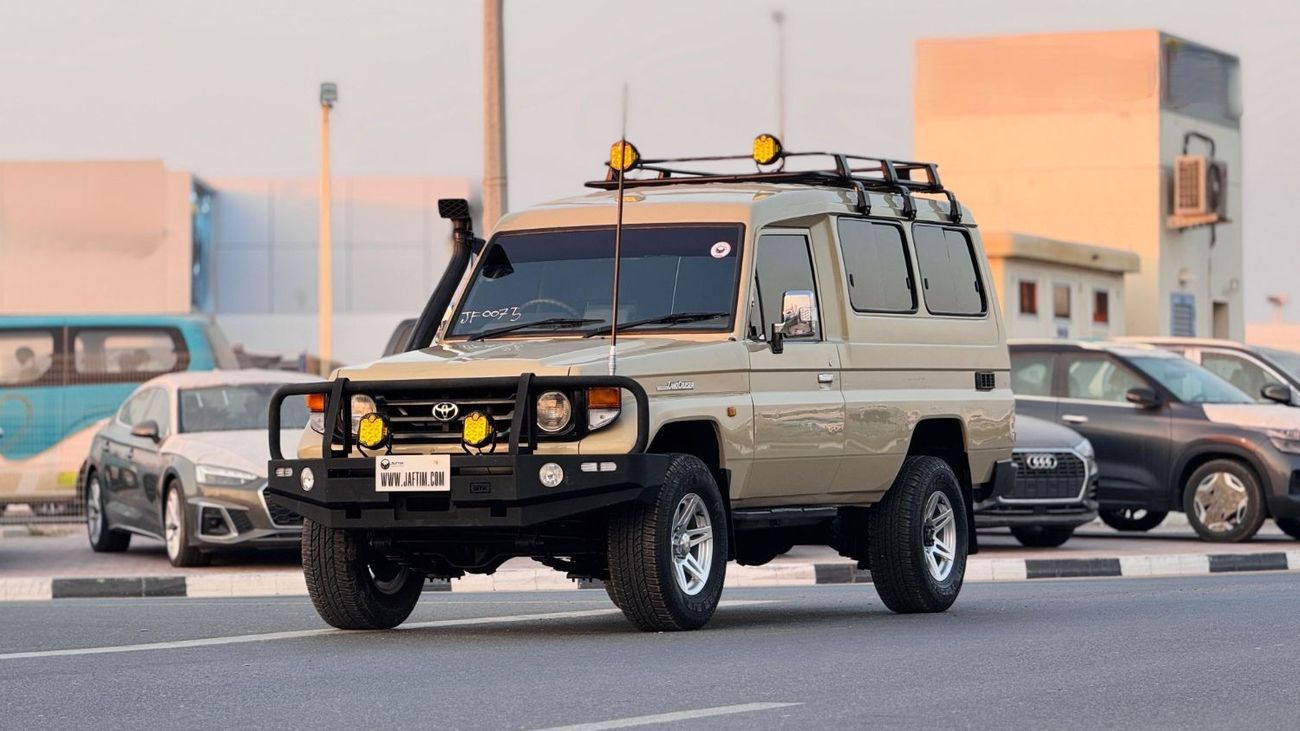 Toyota Land Cruiser 70 HARD TOP | RHD | 4.2L DIESEL ENGINE | MANUAL TRANSMISSION | AIR SNORKEL | PREMIUM BULL BAR INSTALLED
