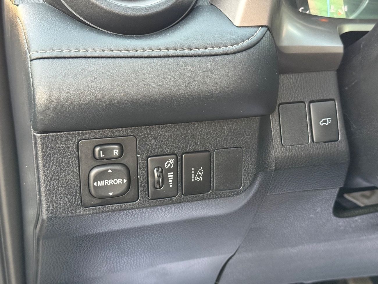 Toyota RAV4 2018 TOYOTA RAV4 XLE HYBRID 4x4 FULL OPTIONS IMPORTED FROM USA