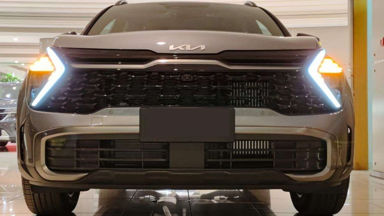 كيا سبورتيج SX 2.0L MPFI | Petrol | Automatic | All Wheel Drive | 5 Seats | 5 Doors