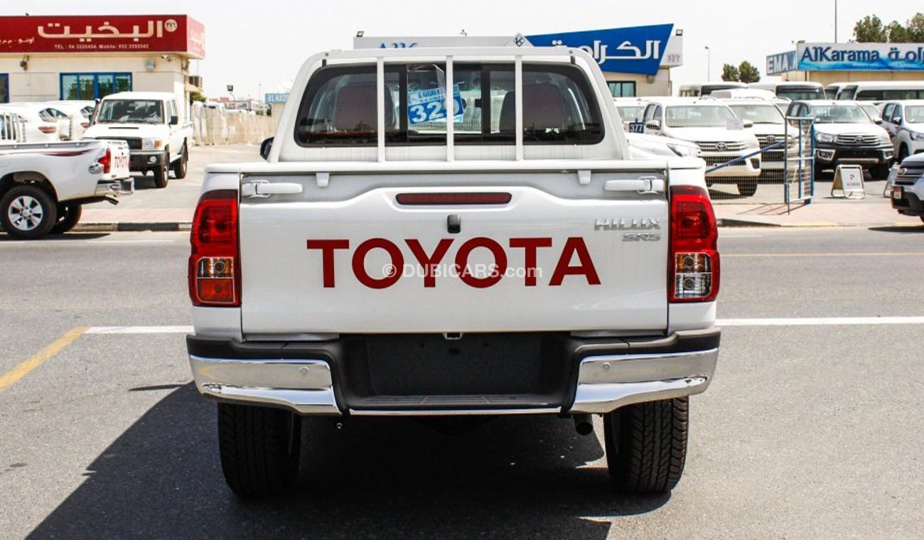 Toyota Hilux SR5 2.4L Diesel 4x4 Double Cab M/T - Rear camera - Full options