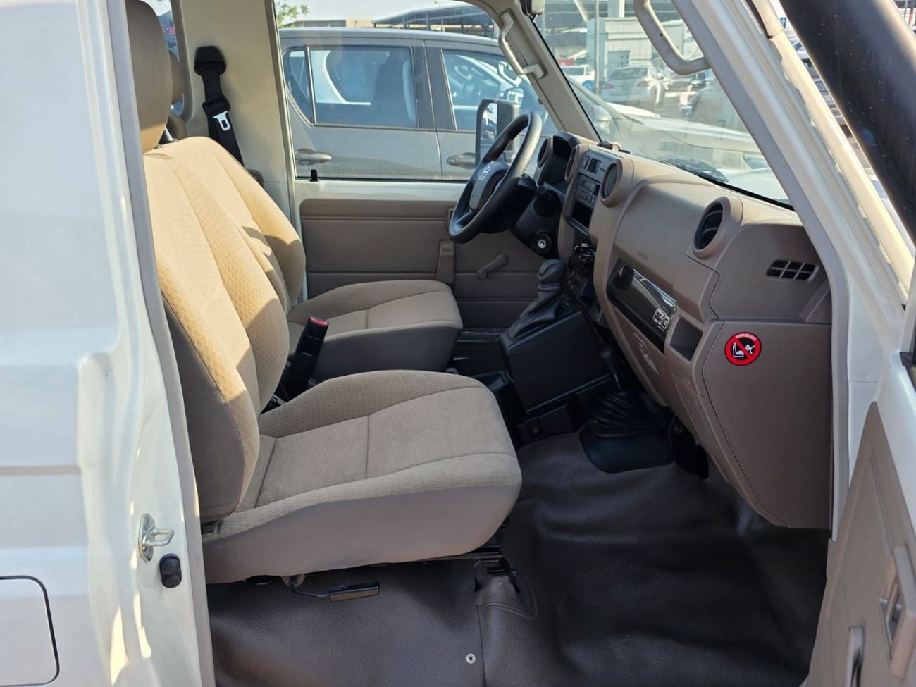 تويوتا لاند كروزر Diesel 2.8 liter ,Automatic gear ,Manual  Windows ,Left Hand Drive