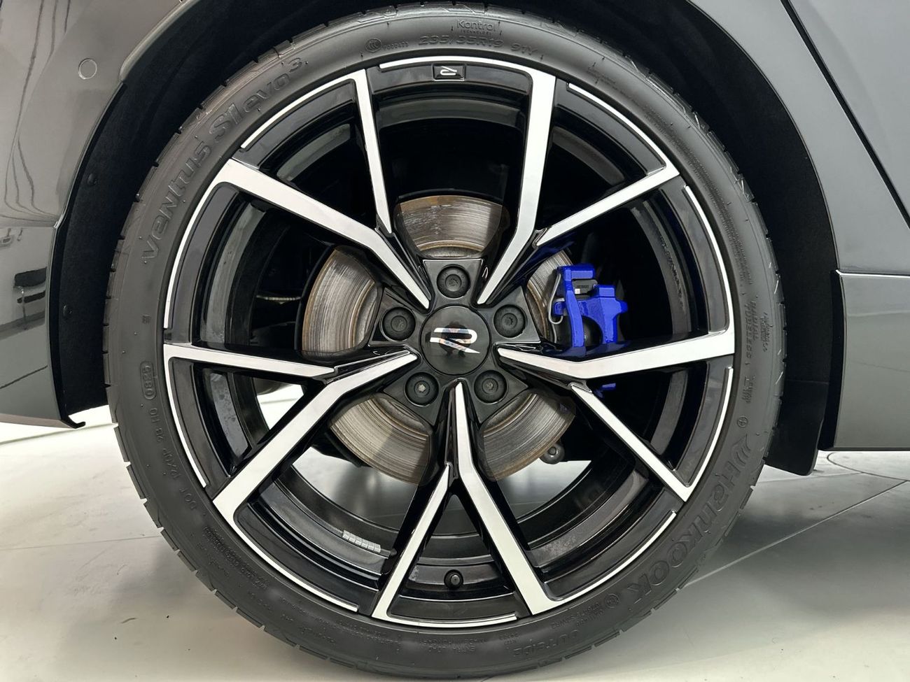 Volkswagen Golf R Base 2.0T