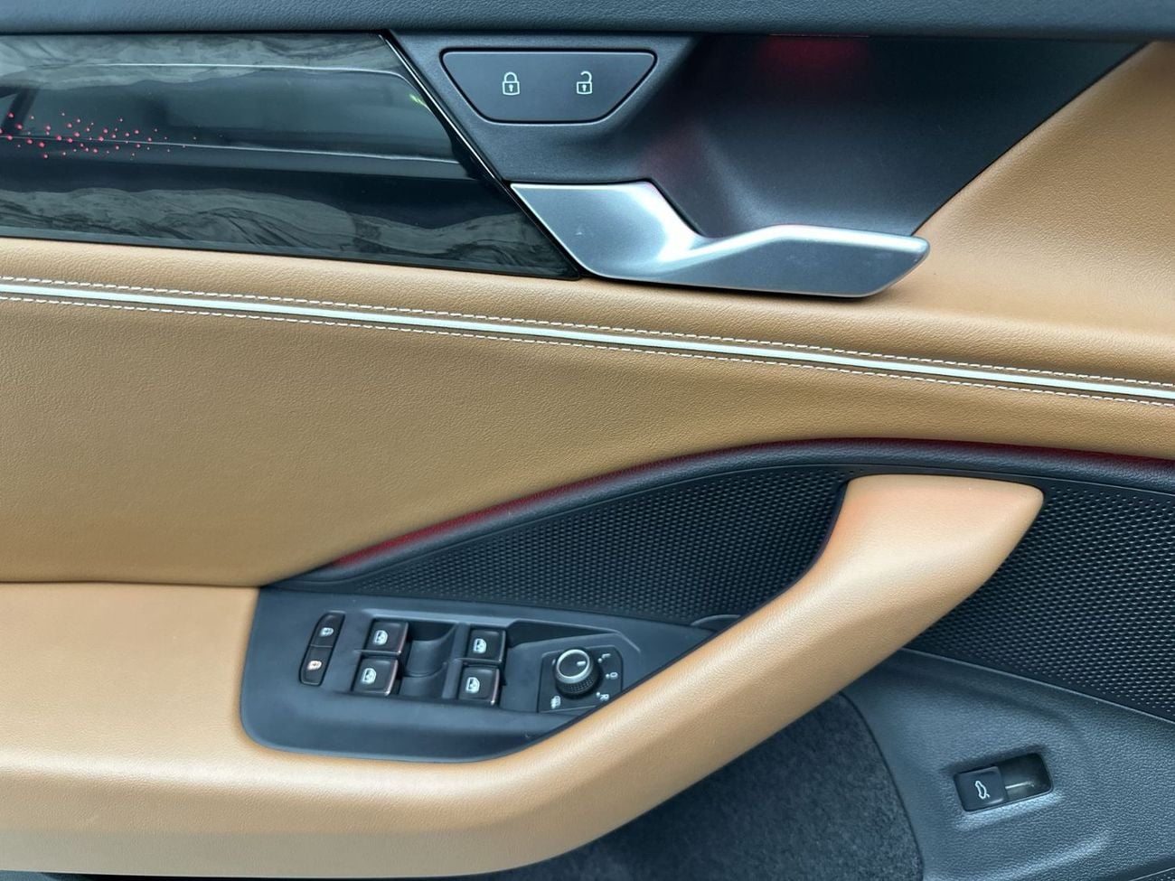 Volkswagen Passat HIGHLINE 2.0L | Turbocharged Engine | Digital Cockpit | Premium Interior | Automatic