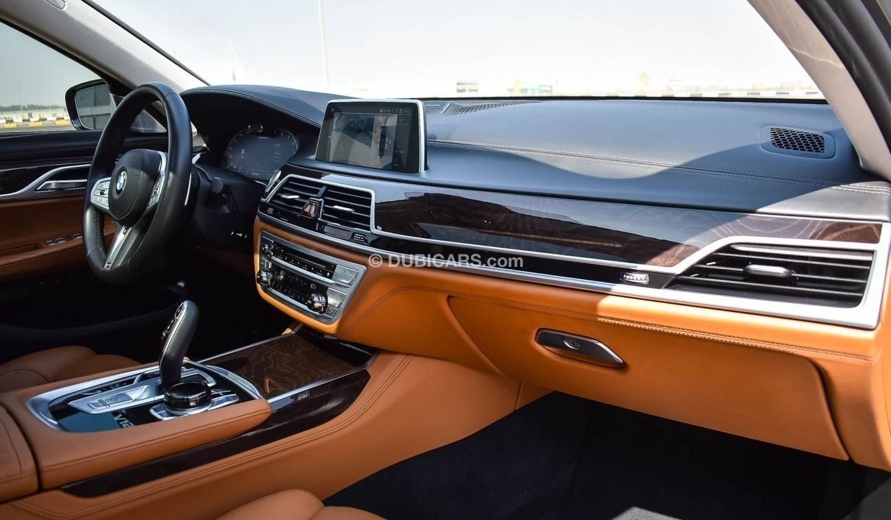 BMW M760Li Li XDRIVE Perfect Condition ( LOW KILOMETERS)