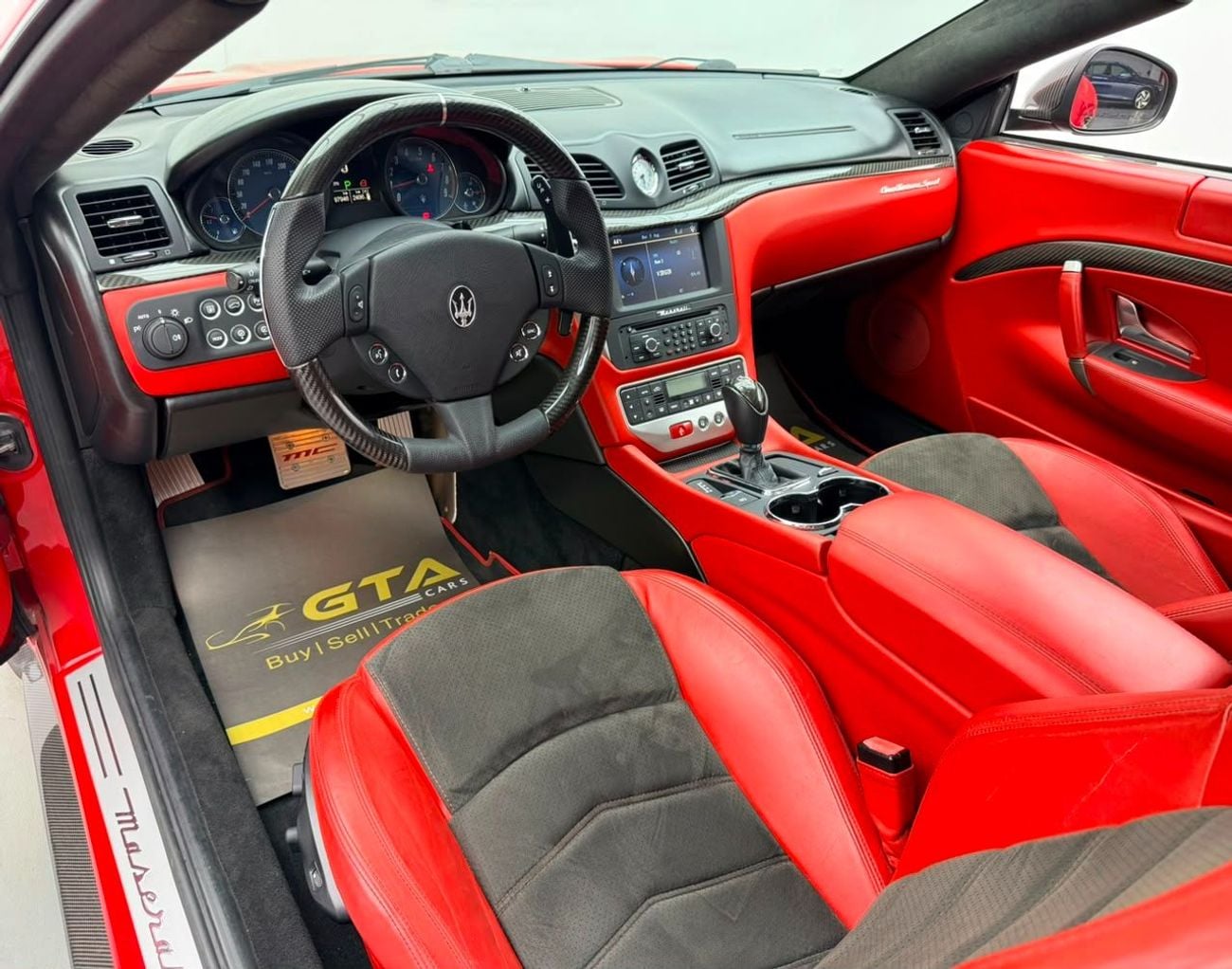 Maserati Gran Turismo SPORT 2013 Maserati GranTurismo MC, Service History, Carbon Fiber Package, Excellent Condition, GCC