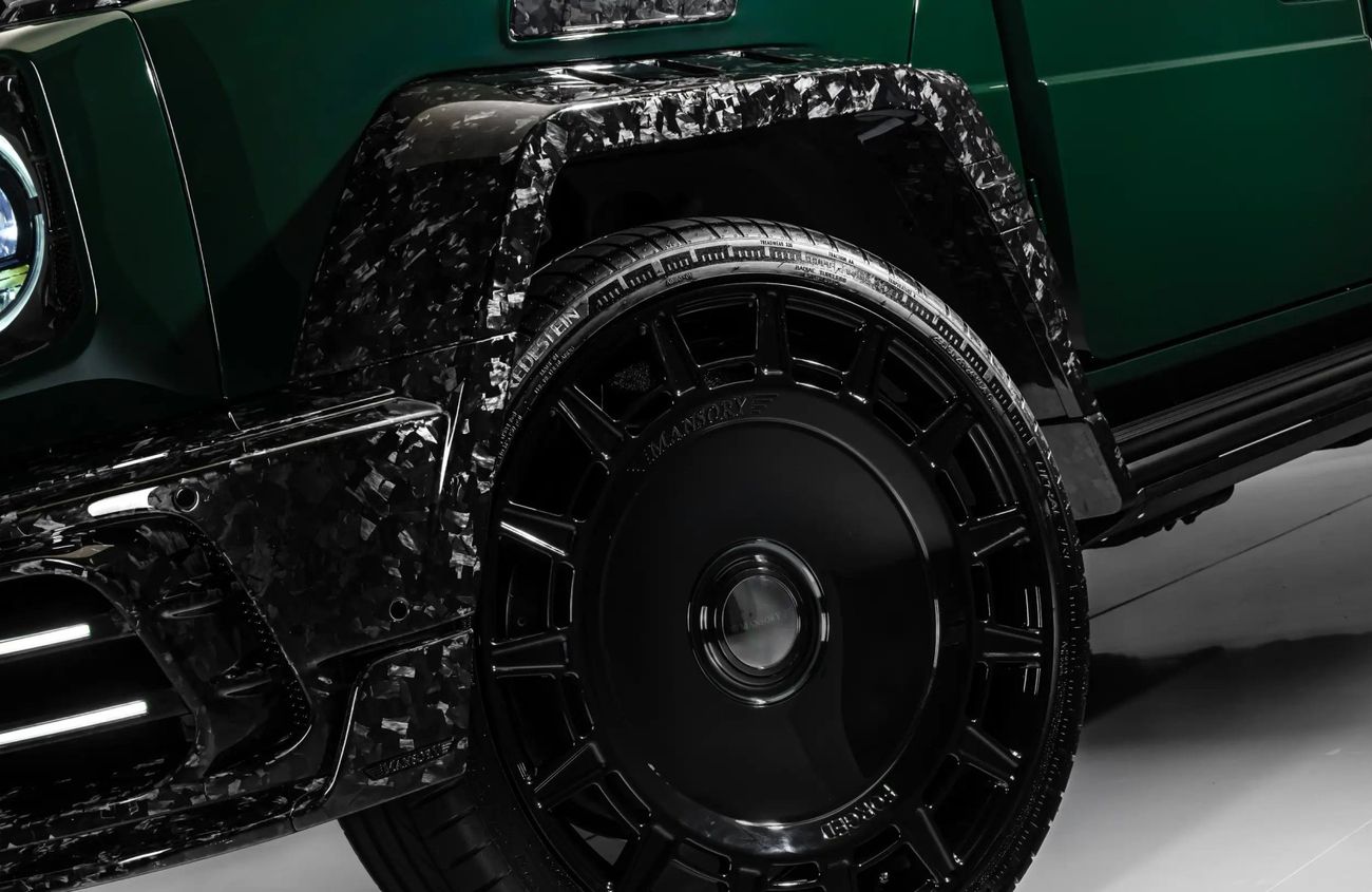 Mercedes-Benz G 63 AMG 4.0L V8 Twin-Turbocharged Engine