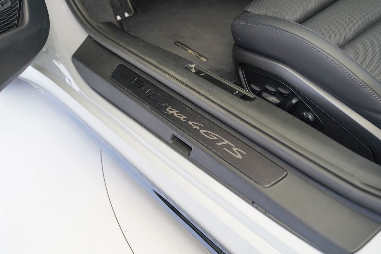 بورش 911 TARGA 4 GTS