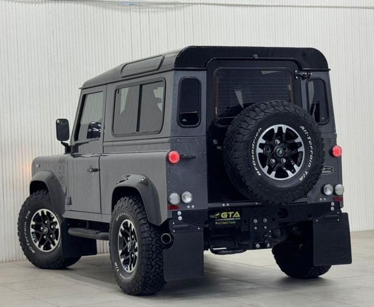 Land Rover Defender 2016 Land Rover Defender 90 Adventure Edition, Full Land Rover Service History, 1 of 600, GCC