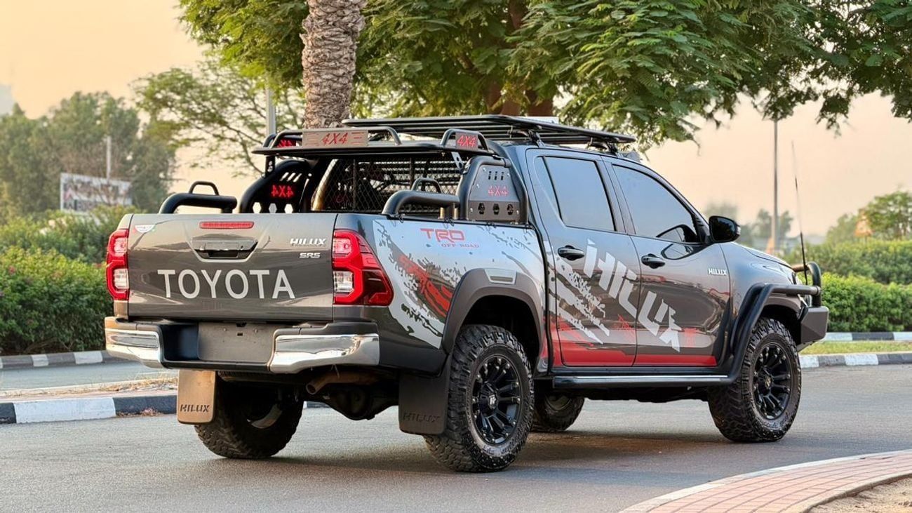 تويوتا هيلوكس OFF ROAD MODIFIED | BULL BAR WITH HEAVY FOCUSED LIGHTS | AUTOMATIC TRANSMISSION | REAR VIEW CAMERA |