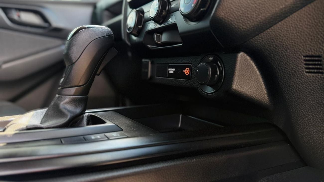 Isuzu DMax 2025 | RHD | 3.0L DIESEL ENGINE | AUTOMATIC TRANSMISSION | 4WD | REAR VIEW CAMERA | BSM